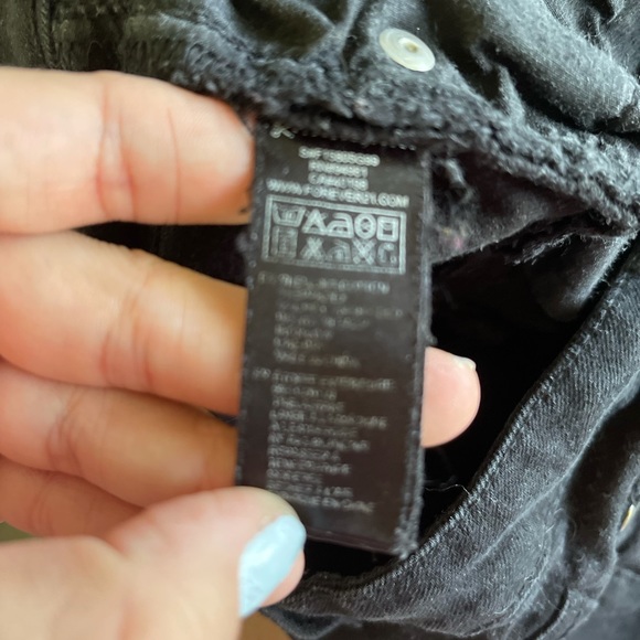 Forever 21 Black Denim Shorts - Picture 4 of 4